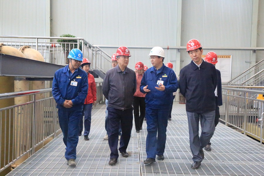 20-2016年5月，國(guó)家水利部原副部長(zhǎng)朱登銓一行蒞臨金徽股份調(diào)研項(xiàng)目建設(shè)工作。.jpg