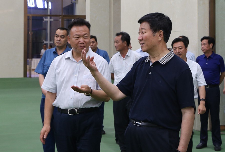 22-2018年6月，省人大常委會(huì)黨組書(shū)記、副主任王璽玉蒞臨金徽股份視察。.jpg