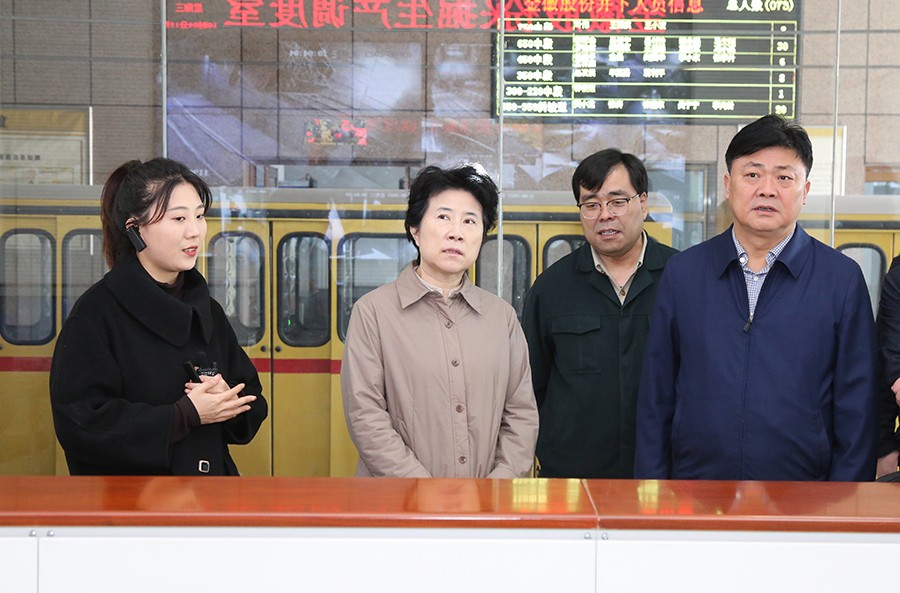 36-2023年3月，省生態(tài)環(huán)境廳黨組書(shū)記蘇君蒞臨金徽股份調(diào)研綠色礦山及“兩山”實(shí)踐創(chuàng)新基地建設(shè)情況。.jpg