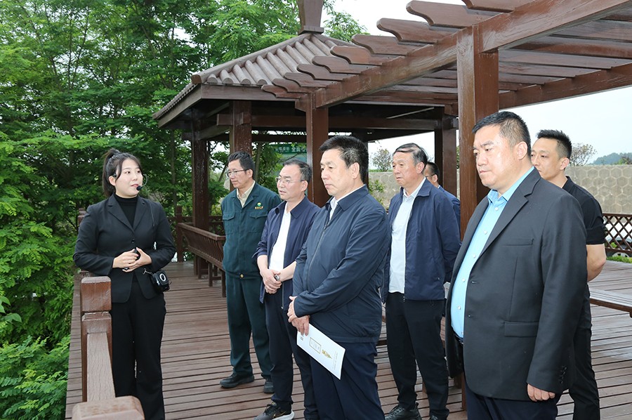40-2023年6月，省生態(tài)環(huán)境廳副廳長(zhǎng)劉文璽蒞臨金徽股份調(diào)研.jpg