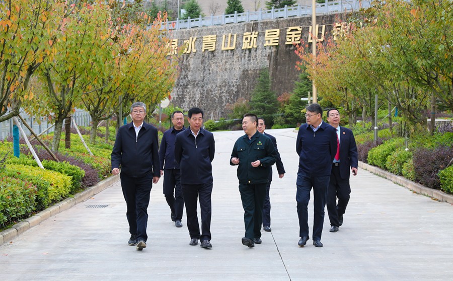 29-2021年10月，甘肅省高級(jí)人民法院院長(zhǎng)張海波蒞臨公司調(diào)研。.jpg
