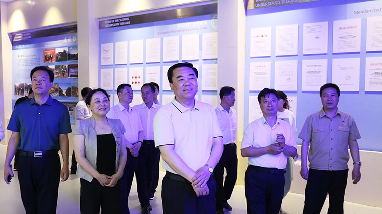 省委常委、省委統(tǒng)戰(zhàn)部部長馬廷禮蒞臨金徽股份調(diào)研