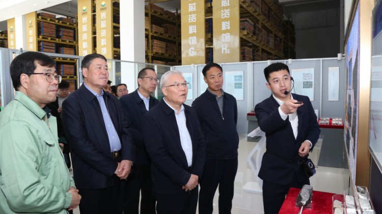 全國政協(xié)常委、省政協(xié)副主席尚勛武蒞臨金徽股份調(diào)研綠色礦山建設(shè)工作